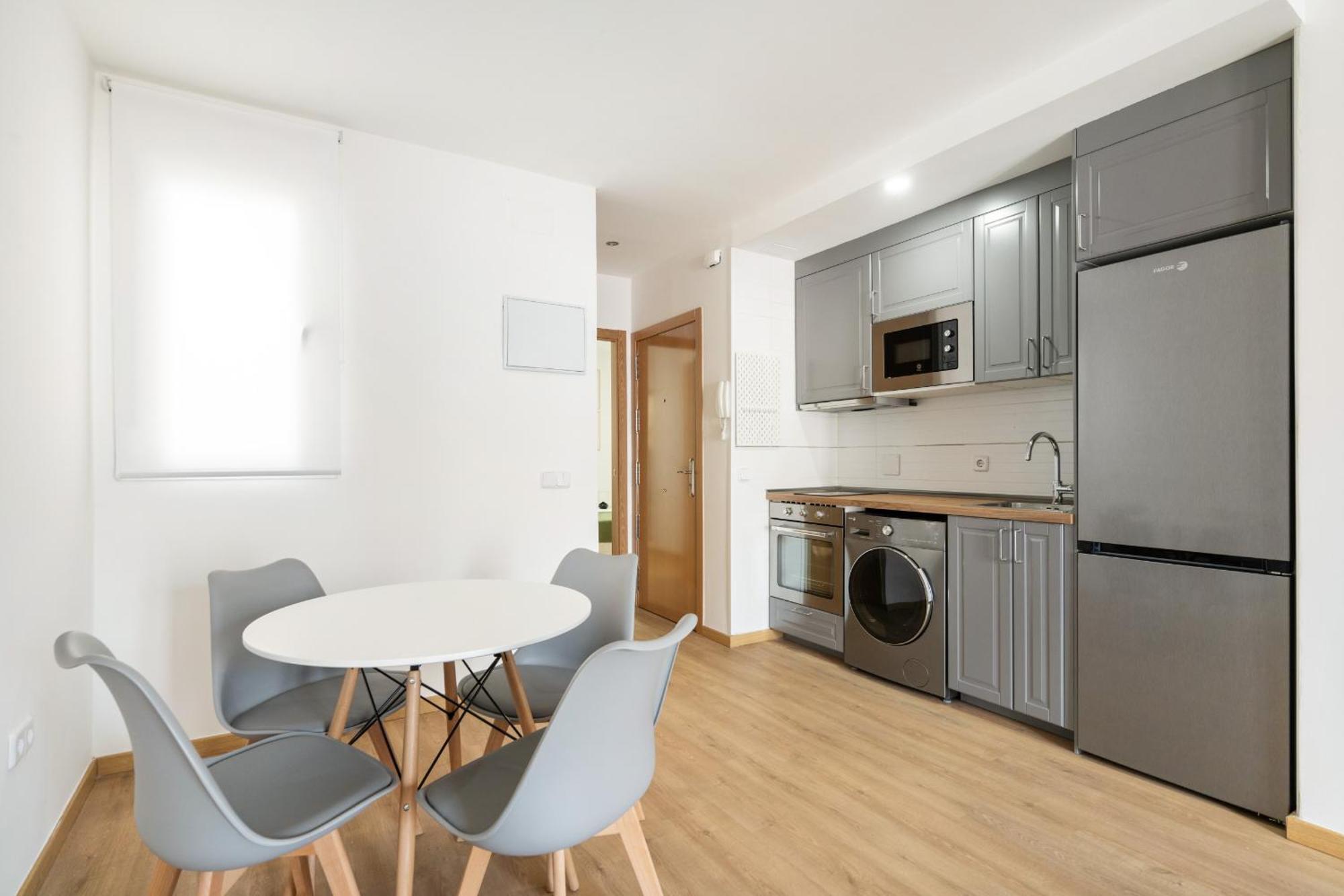 Apartamento En La Avenida De La Albufera Alquiler Temporal Madrid Dış mekan fotoğraf